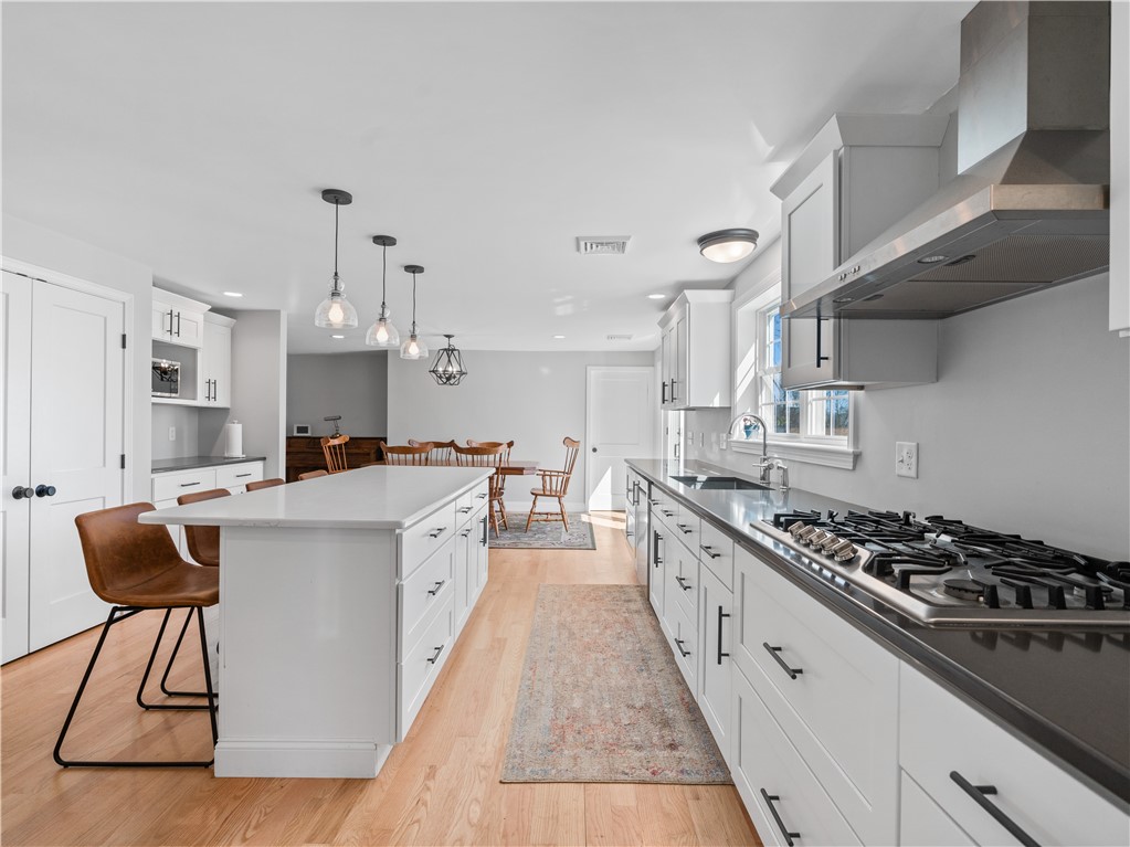 21 Overhill Road Warren, RI 02885 - Photo 6 of 39