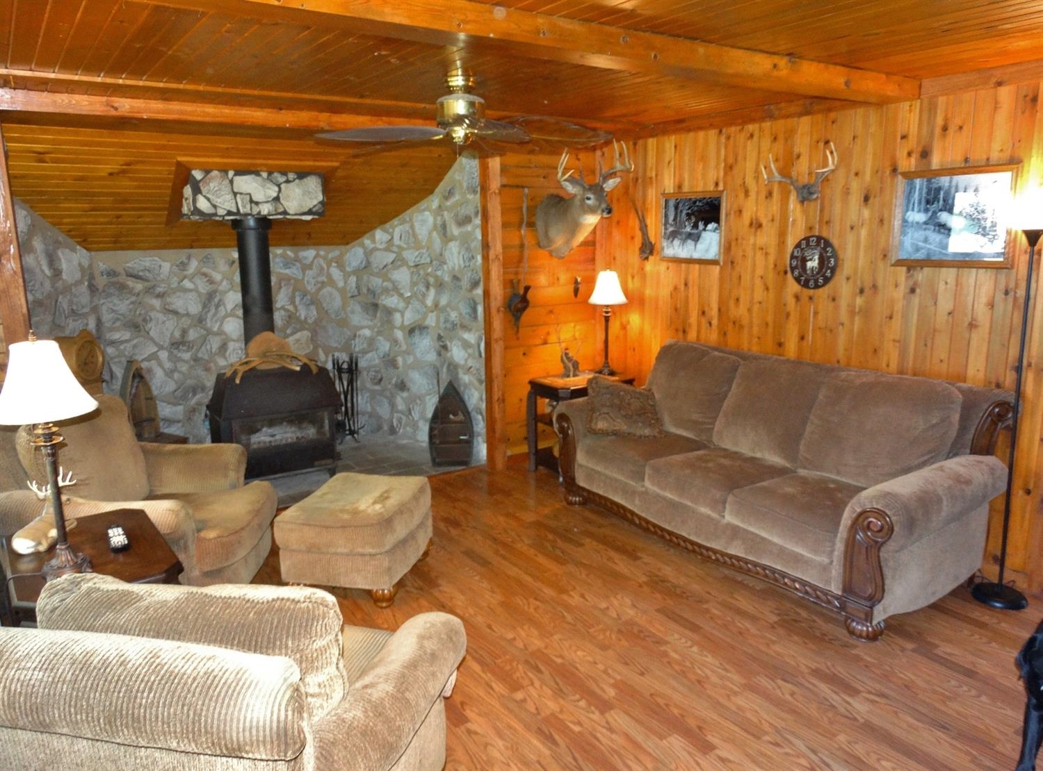 428 Newcastle Road Valparaiso, IN 46385 - Photo 2 of 10 1500x1110