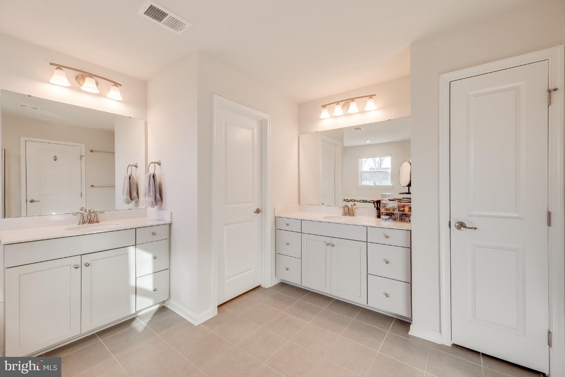 4577 Cotswold Manor Loop Woodbridge, VA 22192 - Photo 27 of 64