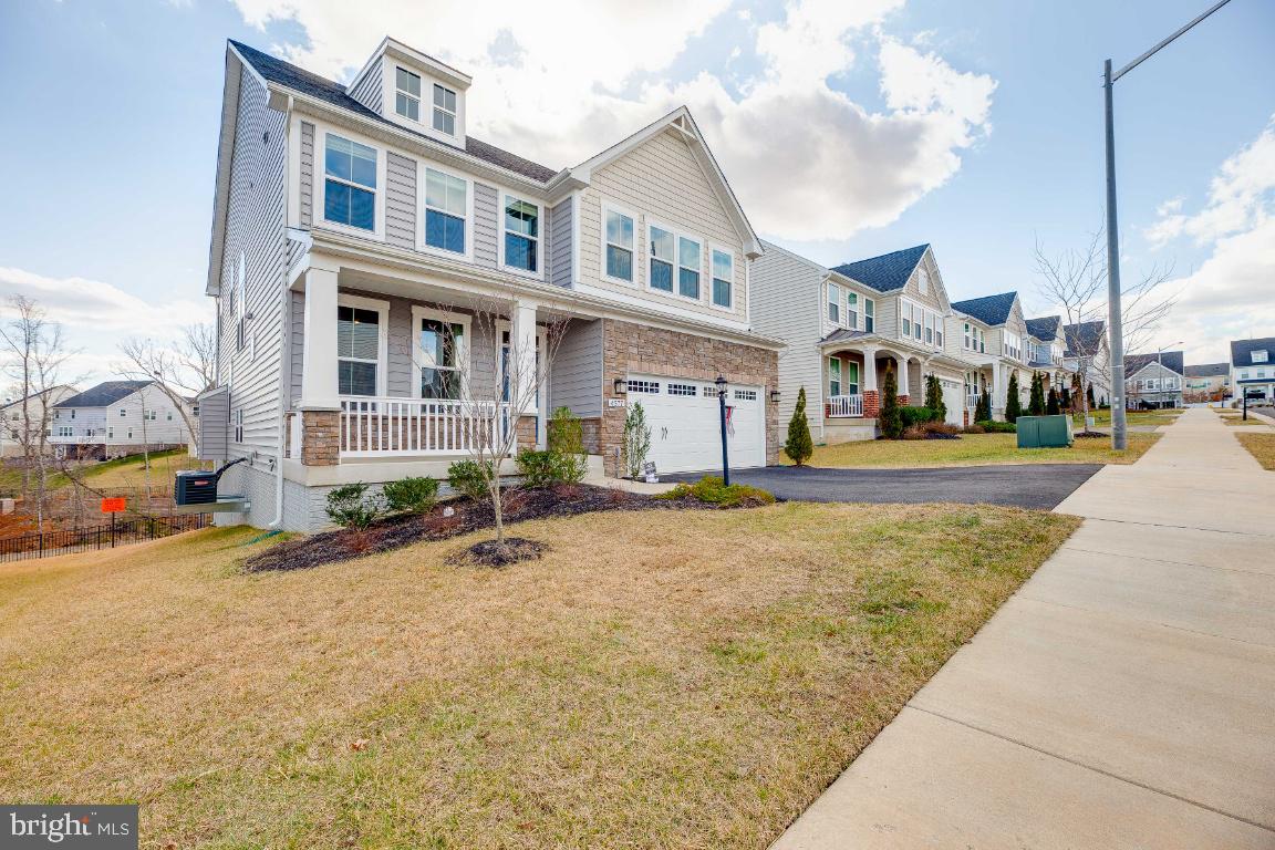 4577 Cotswold Manor Loop Woodbridge, VA 22192 - Photo 3 of 64