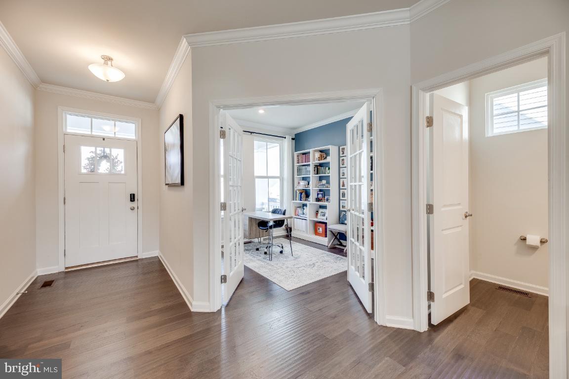 4577 Cotswold Manor Loop Woodbridge, VA 22192 - Photo 5 of 64