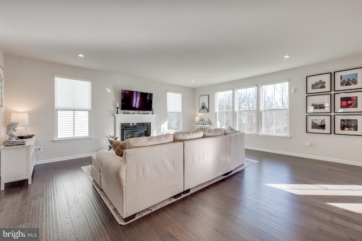 4577 Cotswold Manor Loop Woodbridge, VA 22192 - Photo 10 of 64