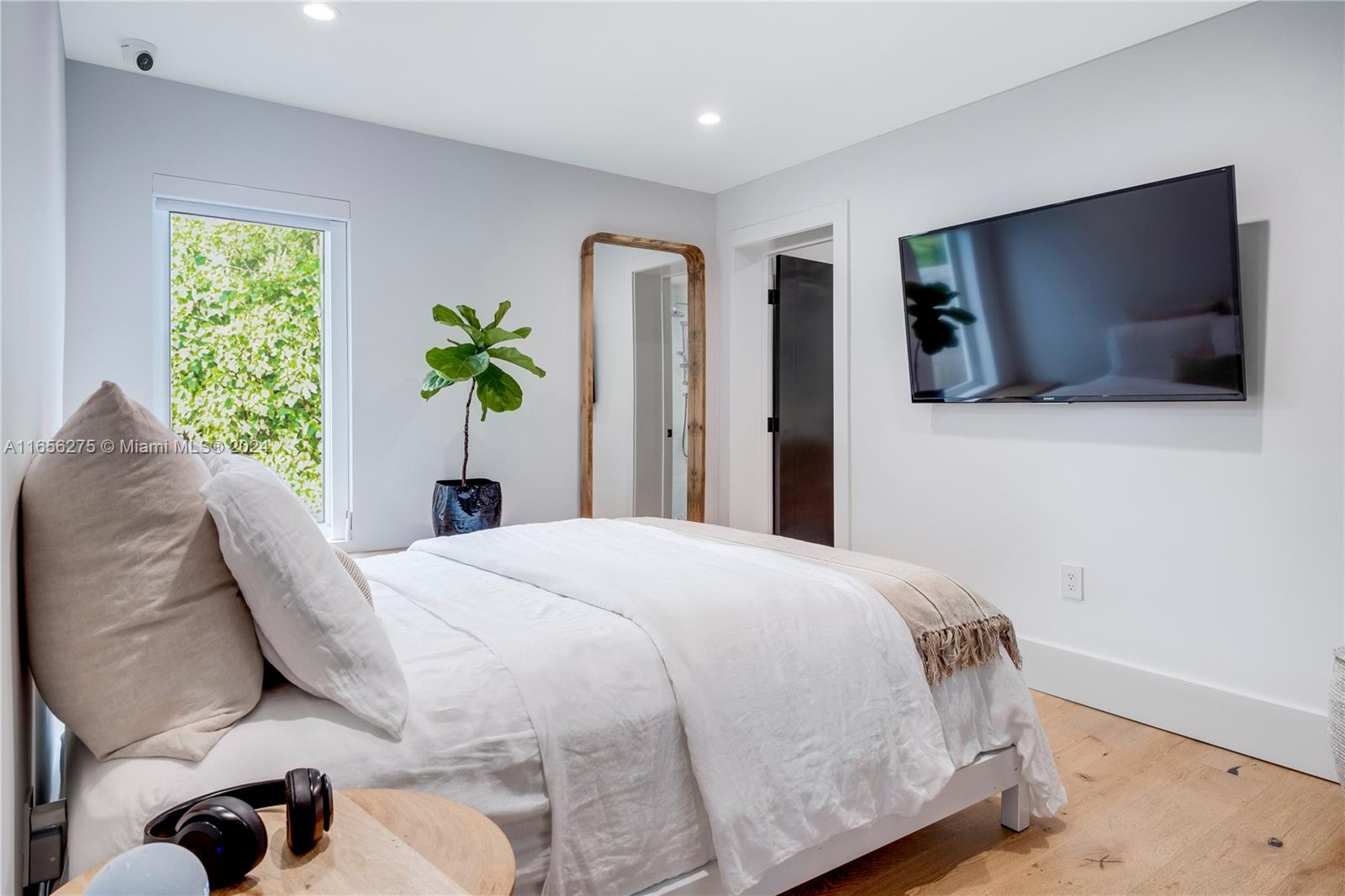 2342 Southwest 25th Terrace Miami, FL 33133 - Photo 25 of 47