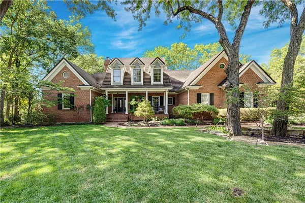 $1,400,000 | 20 East Loch Lloyd Parkway, Loch Lloyd, MO 64012