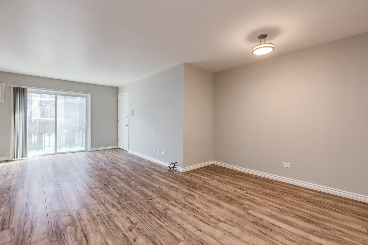 10429 Dearlove Road, Unit 4 Glenview, IL 60025 - Photo 4 of 16 Gallery Image 4