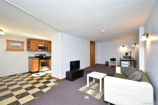 $1,800 | 504 Highway 9D, Unit C, Beacon, NY 12508