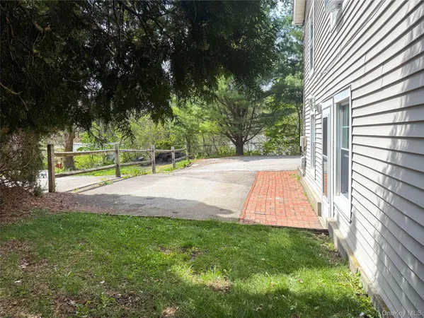 $1,800 | 504 Highway 9D, Unit C, Beacon, NY 12508