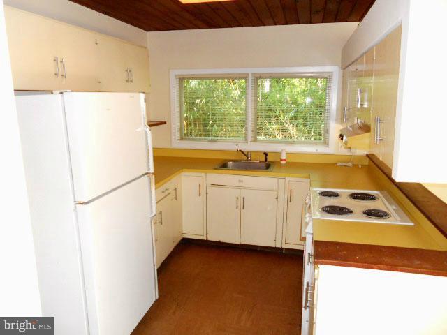 2659 Ogleton Road Annapolis, MD 21403 - Photo 13 of 22 Kitchen