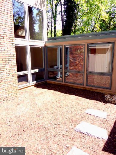 2659 Ogleton Road Annapolis, MD 21403 - Photo 18 of 22 Courtyard