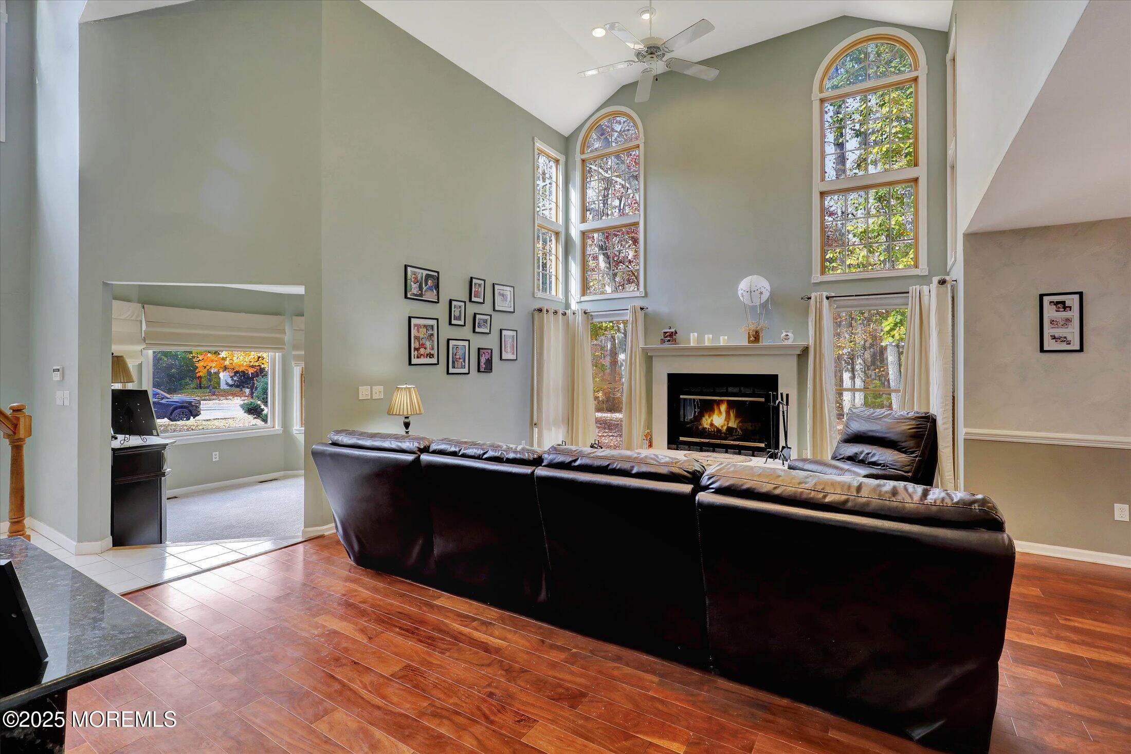 9 Rutherford Court Jackson, NJ 08527 - Photo 9 of 47 09-Living Room
