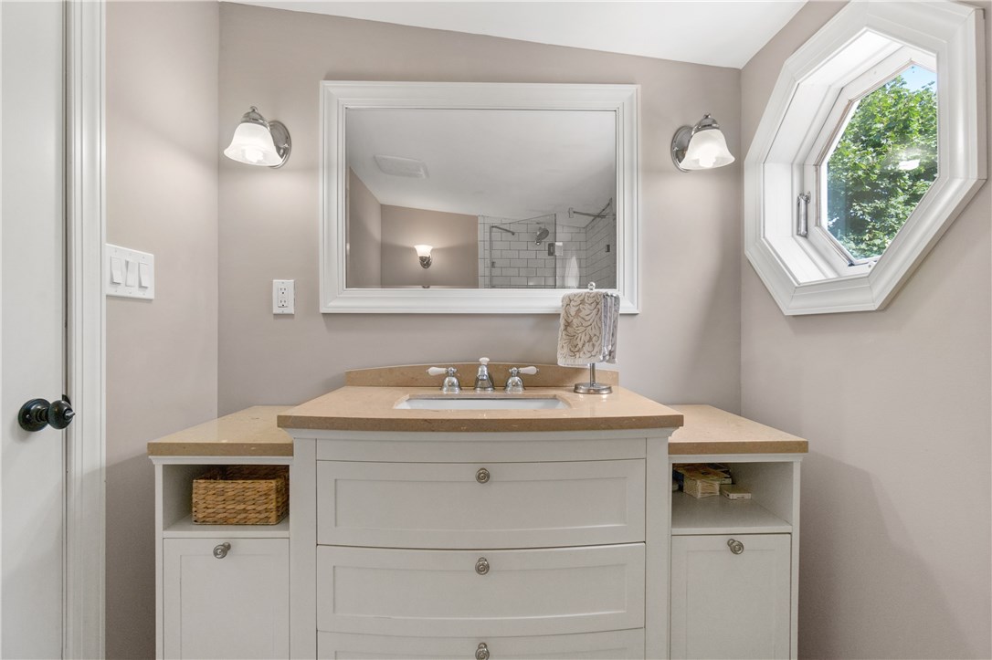 13 Rosedale Court Middletown, RI 02842 - Photo 18 of 33 Second Floor Bathroom