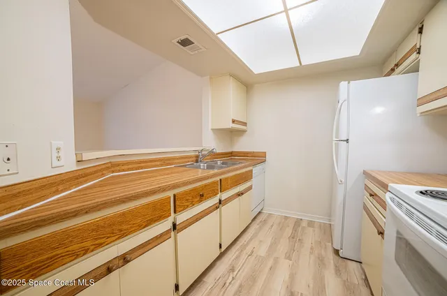 $1,600 | 5612 Sisson Road, Titusville, FL 32780