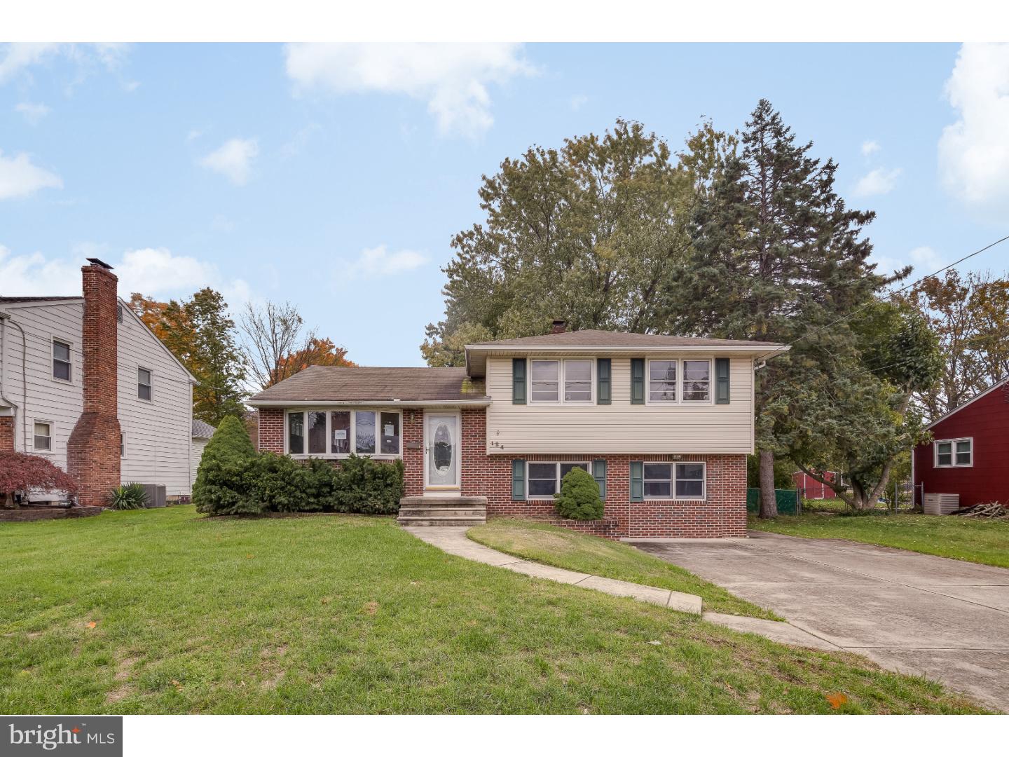 124 Ashbrook Road Cherry Hill, NJ 08034 - Photo 1 of 22 Gallery Image 1