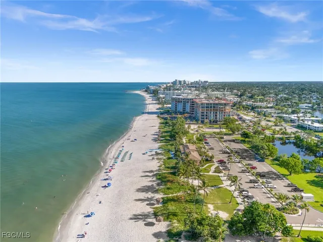 $6,200 | 1300 Gulf Shore Boulevard North, Unit 701, Naples, FL 34102