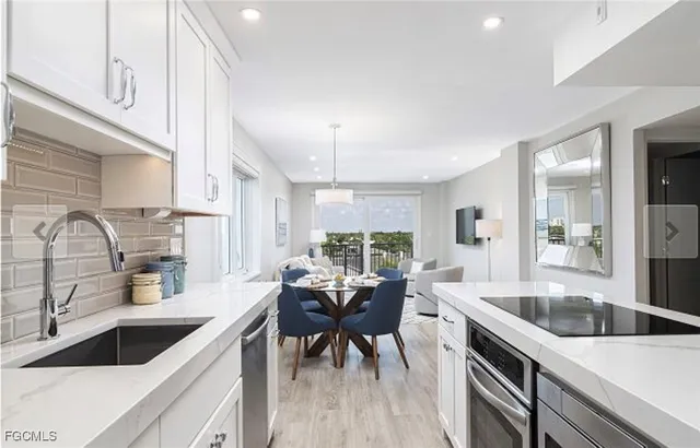 $6,200 | 1300 Gulf Shore Boulevard North, Unit 701, Naples, FL 34102