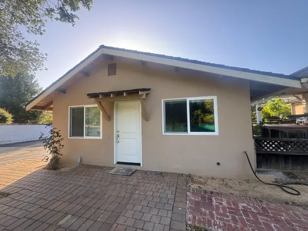 $2,250 | 14233 Old Wood Road, Unit STUDIO, Saratoga, CA 95070