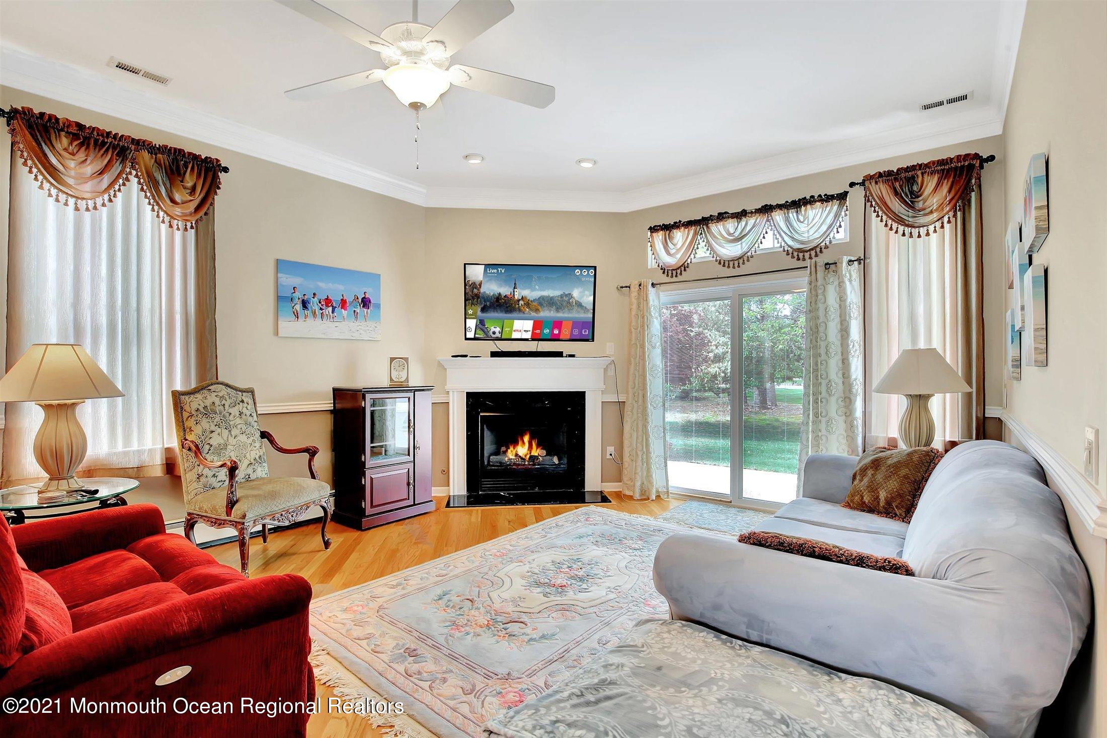 46 Shoal Road Jackson, NJ 08527 - Photo 13 of 42 17-Family Room