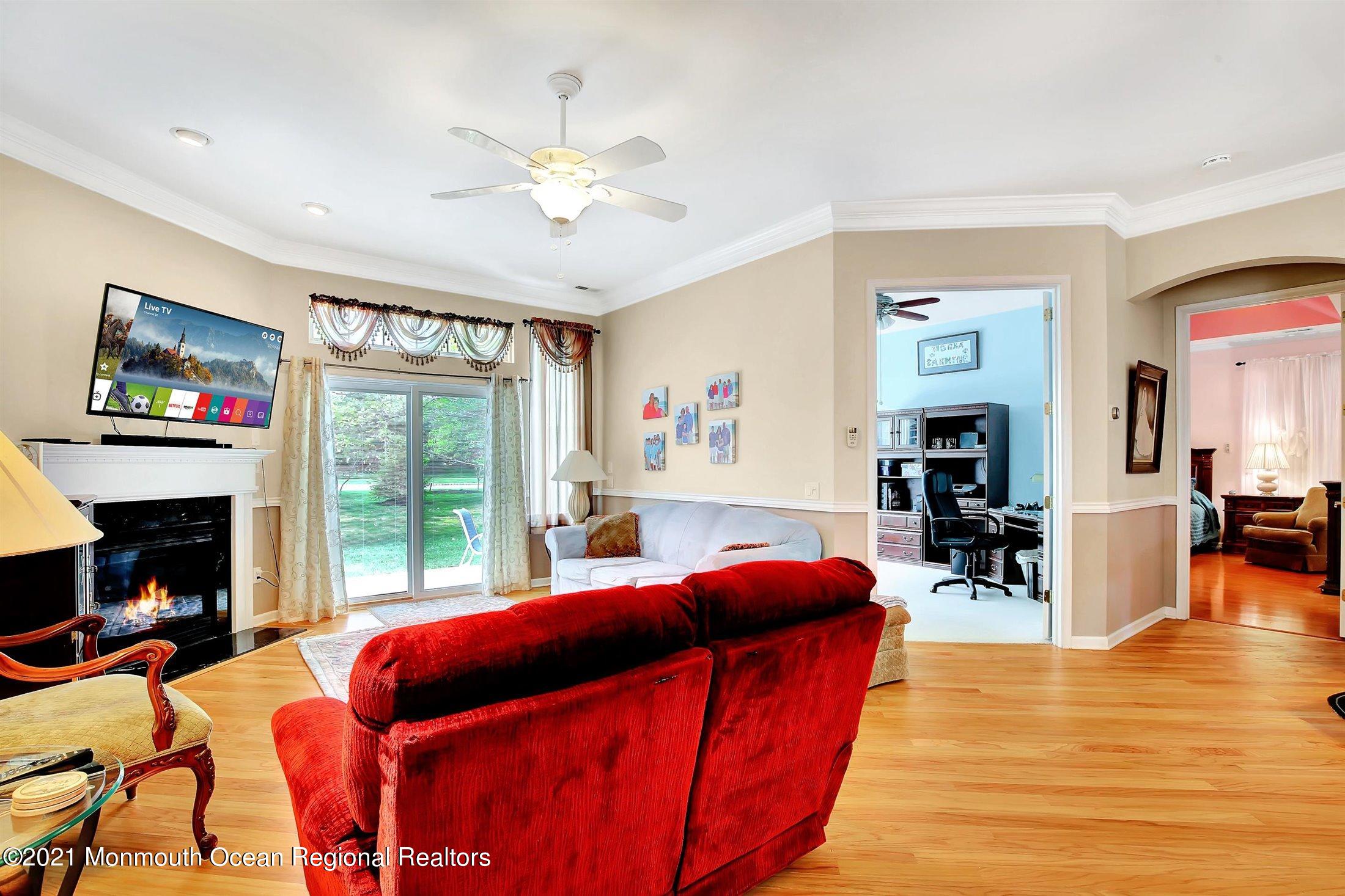 46 Shoal Road Jackson, NJ 08527 - Photo 14 of 42 18-Family Room