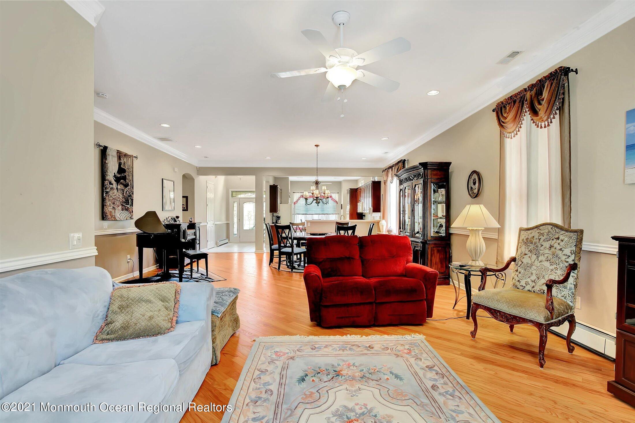 46 Shoal Road Jackson, NJ 08527 - Photo 15 of 42 19-Family Room