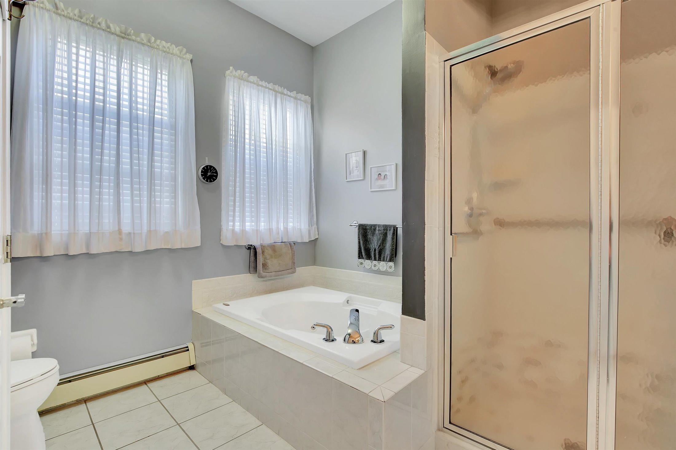 46 Shoal Road Jackson, NJ 08527 - Photo 20 of 42 24-Master Bathroom