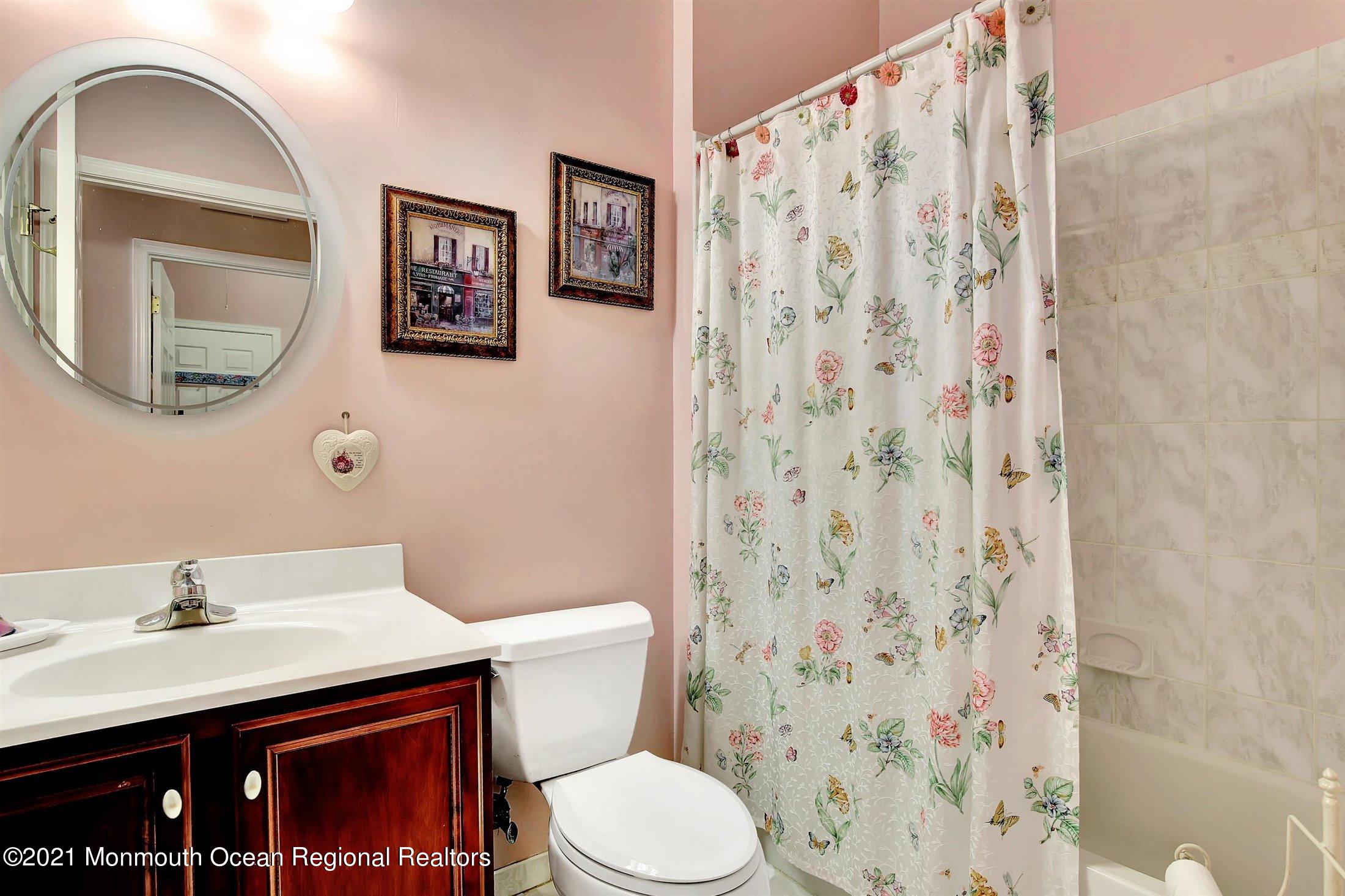 46 Shoal Road Jackson, NJ 08527 - Photo 22 of 42 26-Bathroom