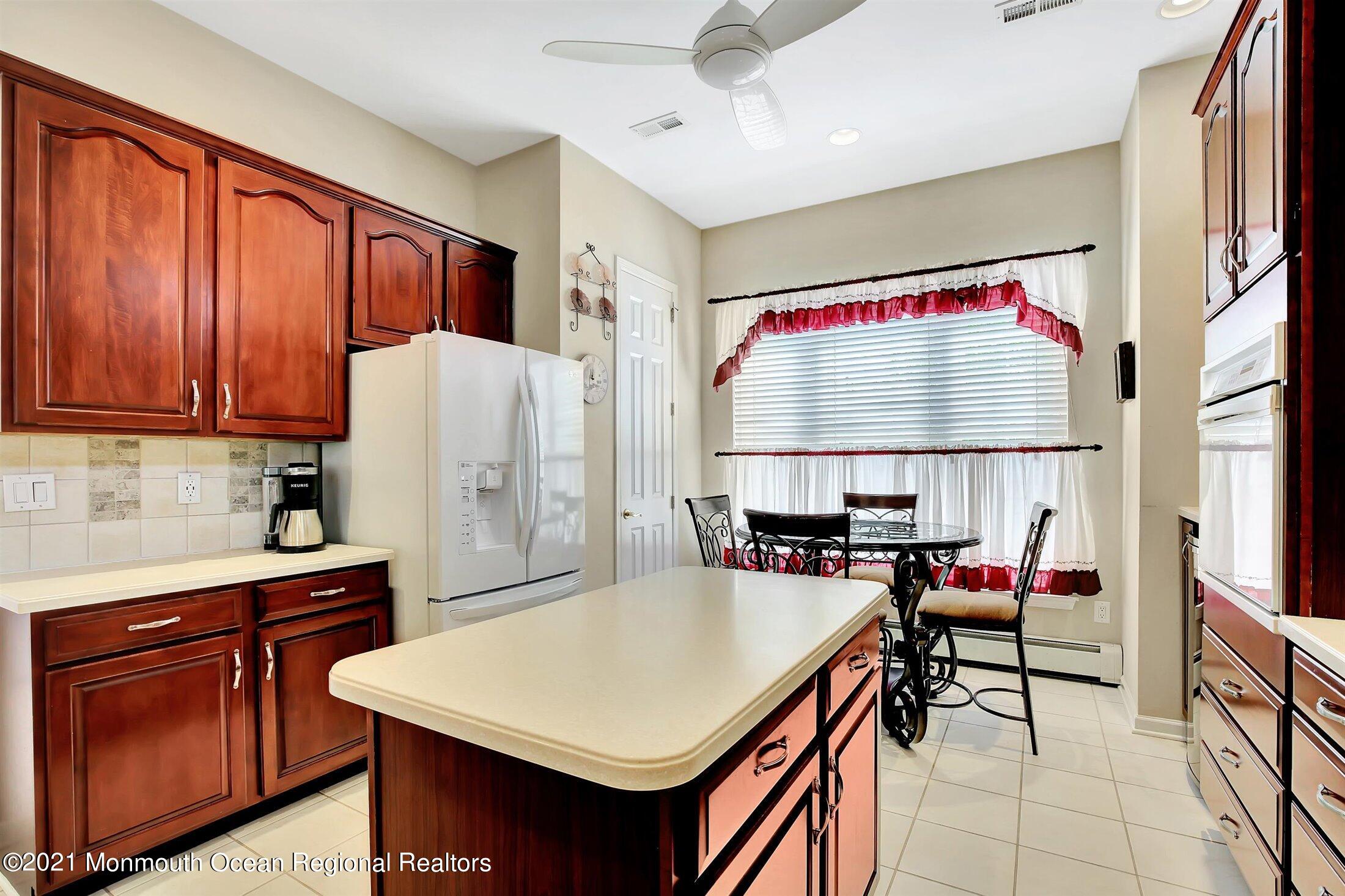 46 Shoal Road Jackson, NJ 08527 - Photo 9 of 42 12-Kitchen