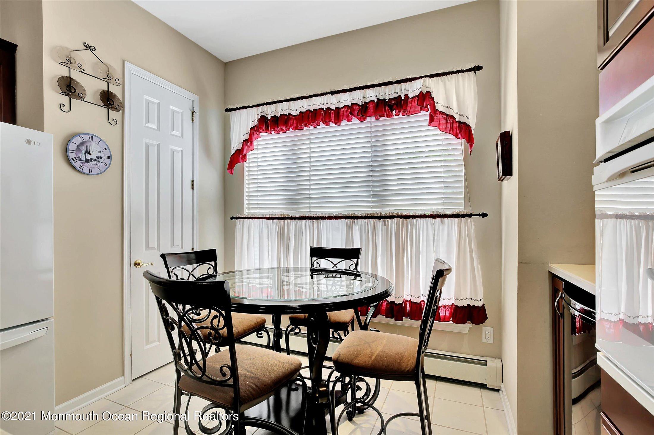 46 Shoal Road Jackson, NJ 08527 - Photo 10 of 42 13-Breakfast Nook