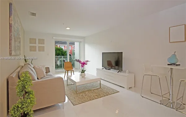 $2,795 | 10950 Northwest 82nd Street, Unit 204, Doral, FL 33178
