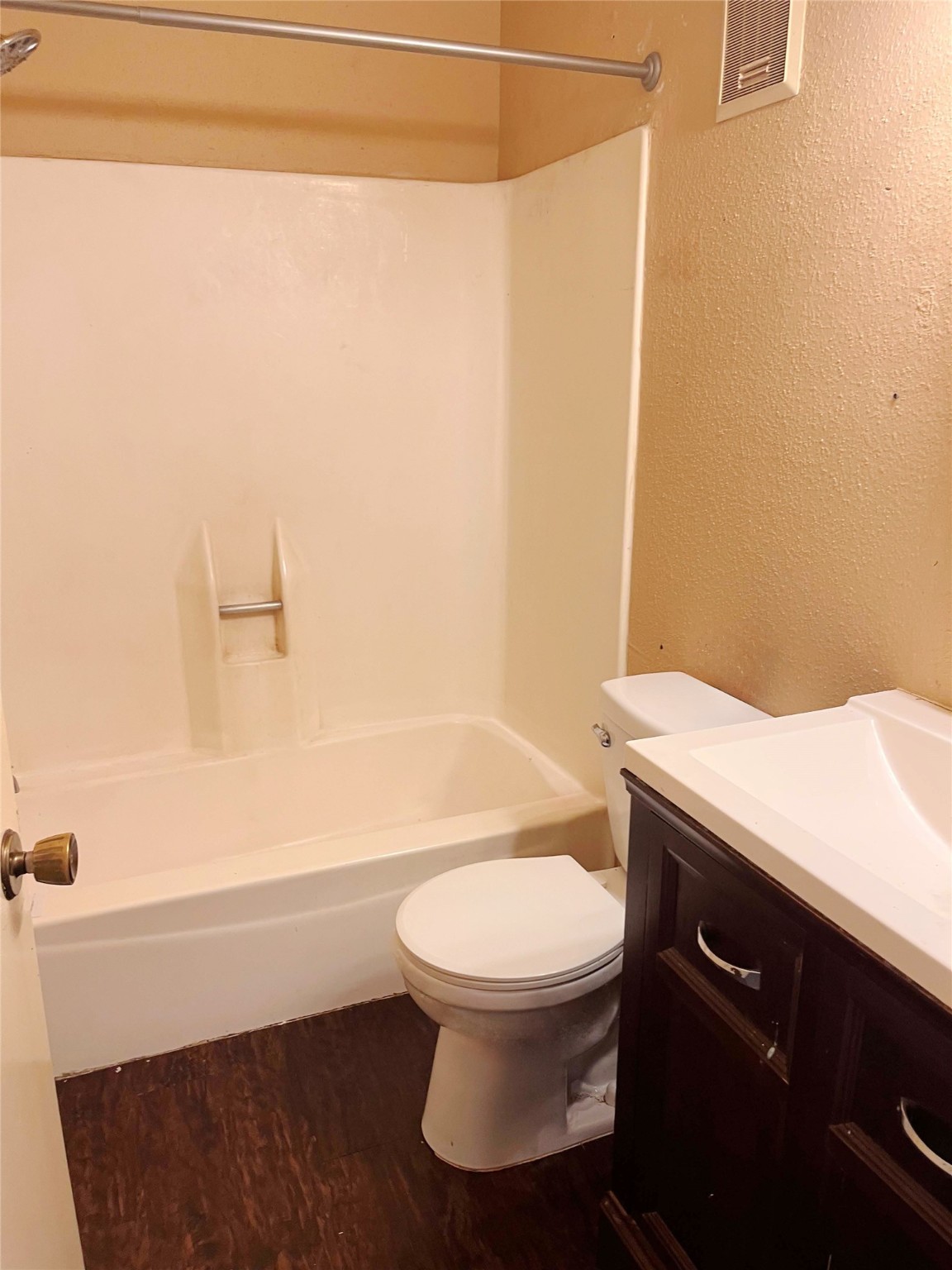 12973 Wirevine Lane Houston, TX 77072 - Photo 11 of 13 Primary Bath