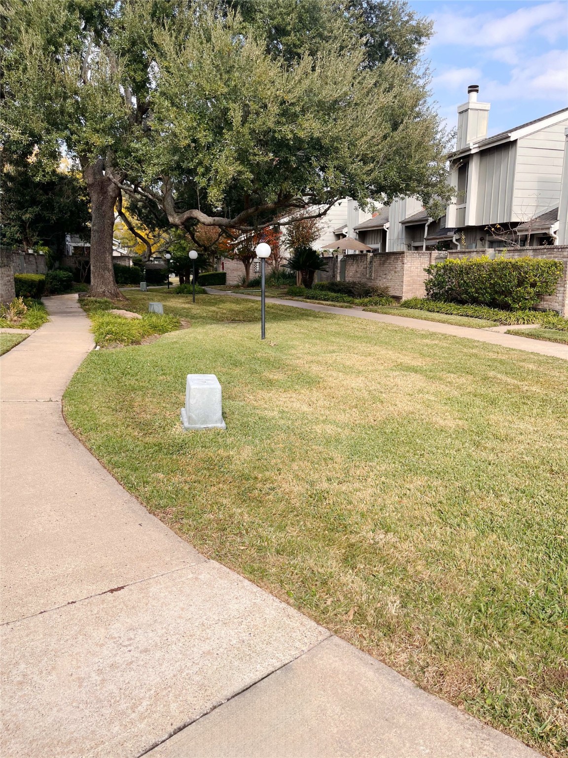 12973 Wirevine Lane Houston, TX 77072 - Photo 13 of 13 Landscaped Grounds