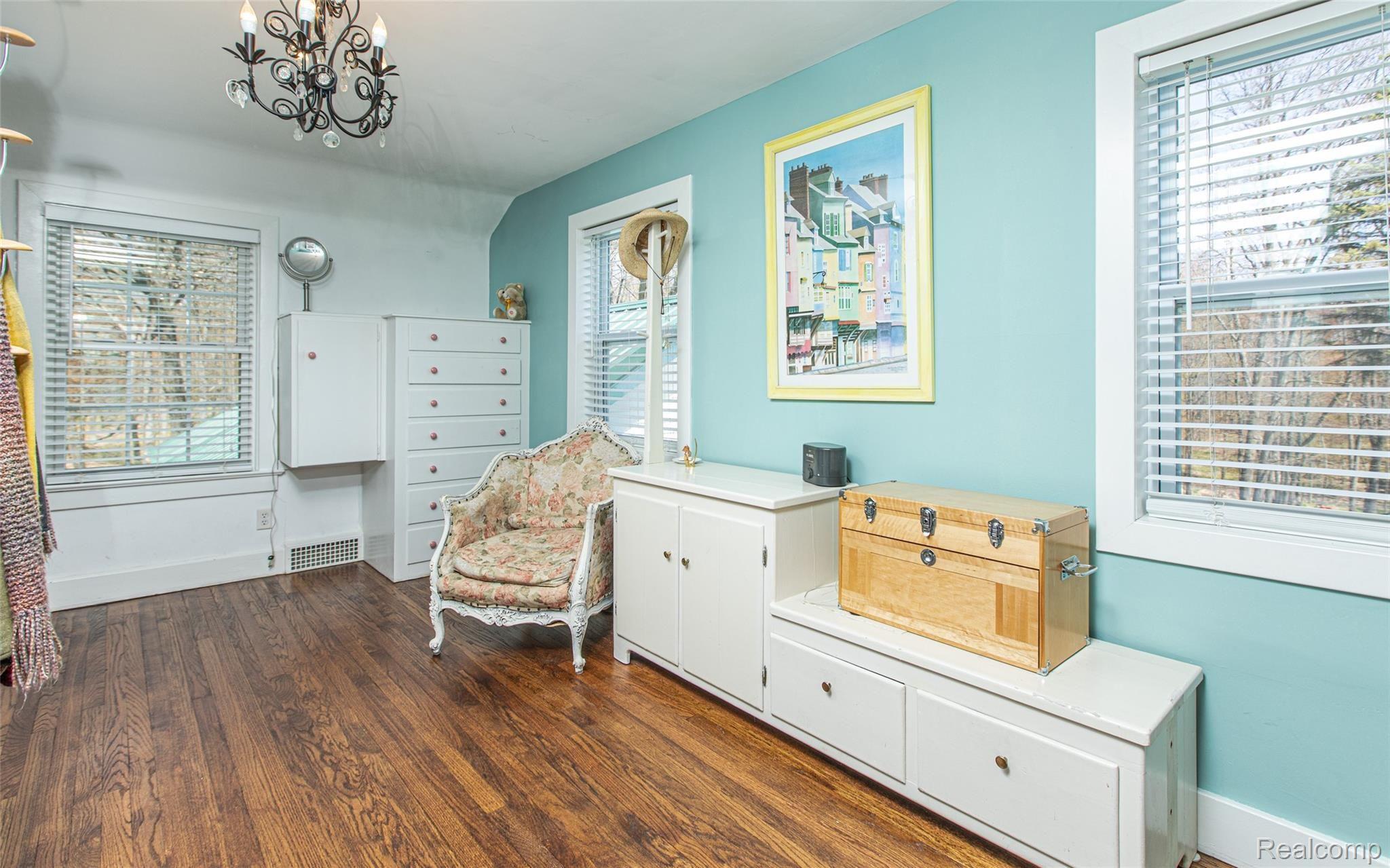 5820 Hempstead Road Metamora, MI 48455 - Photo 29 of 73 29 - Master Closet & Dressing Room.jpg