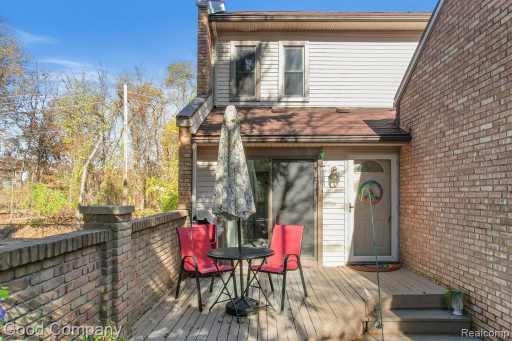 1068 Willow Grove Court Rochester, MI 48307 - Photo 3 of 45