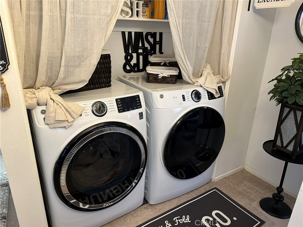 2752 Wanda Avenue Simi Valley, CA 93065 - Photo 28 of 40 a utility room with dryer and washer