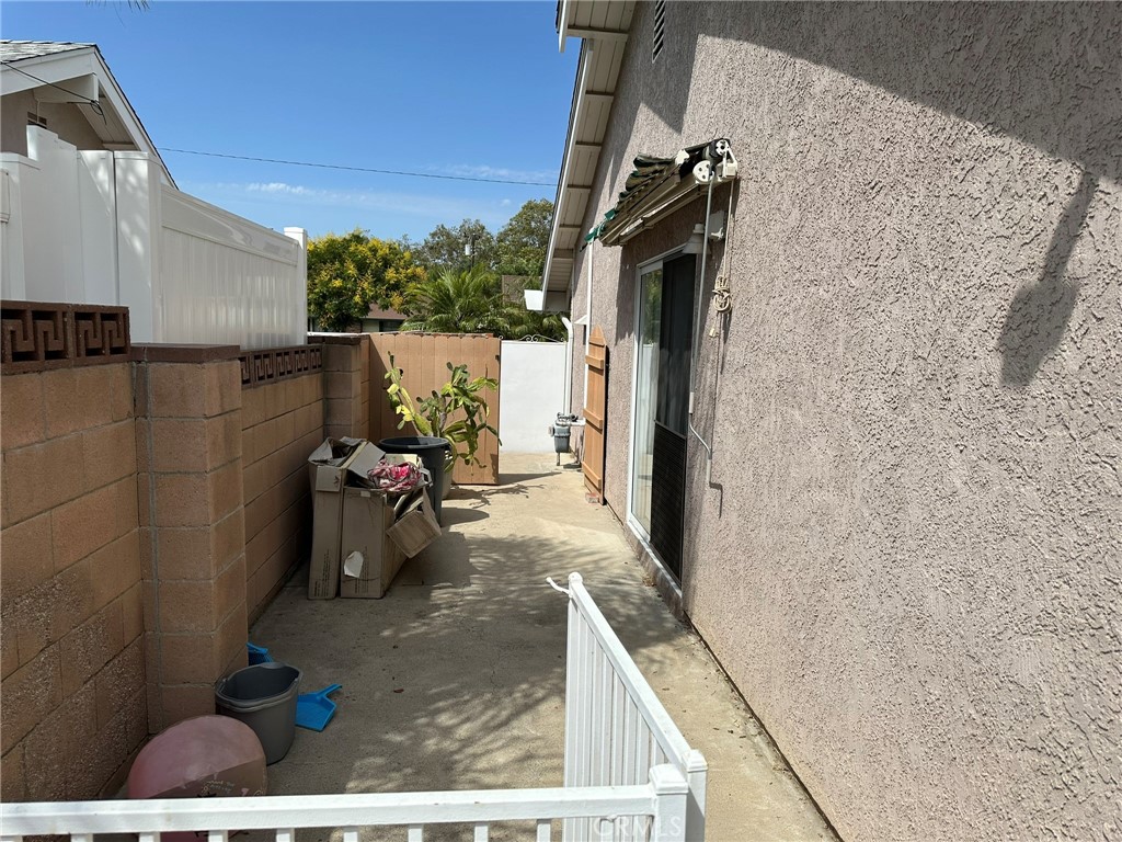 2752 Wanda Avenue Simi Valley, CA 93065 - Photo 34 of 40 a view of a porch