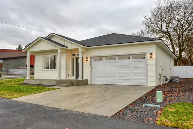 $414,900 | 17814 East 3rd Lane, Spokane Valley, WA 99016