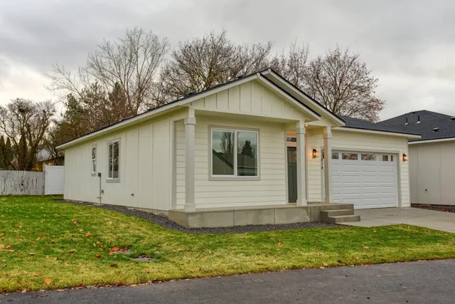 $414,900 | 17814 East 3rd Lane, Spokane Valley, WA 99016