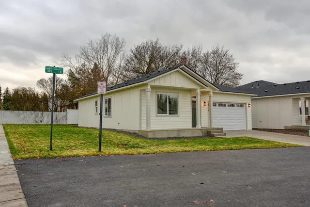$414,900 | 17814 East 3rd Lane, Spokane Valley, WA 99016