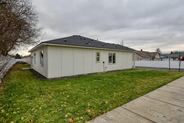 $414,900 | 17814 East 3rd Lane, Spokane Valley, WA 99016