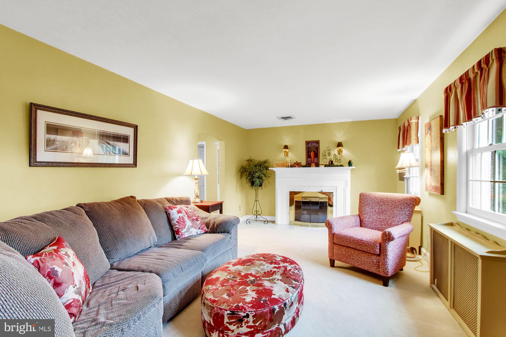 472 Hillcrest Road York, PA 17403 - Photo 3 of 35
