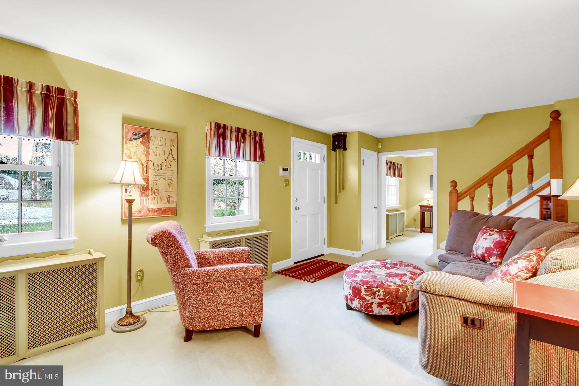 472 Hillcrest Road York, PA 17403 - Photo 4 of 35