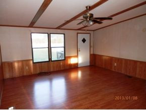 111 Young Road Johnson City, TN 37604 - Photo 3 of 11 Living Room
