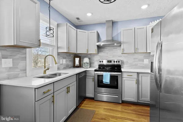$430,000 | 202 Oak Avenue, La Plata, MD 20646