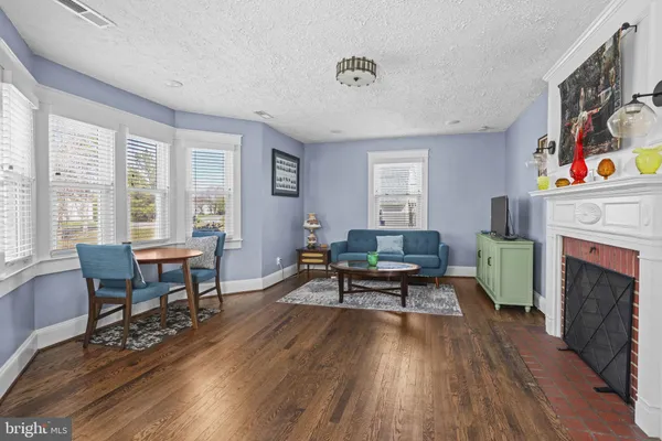 $430,000 | 202 Oak Avenue, La Plata, MD 20646