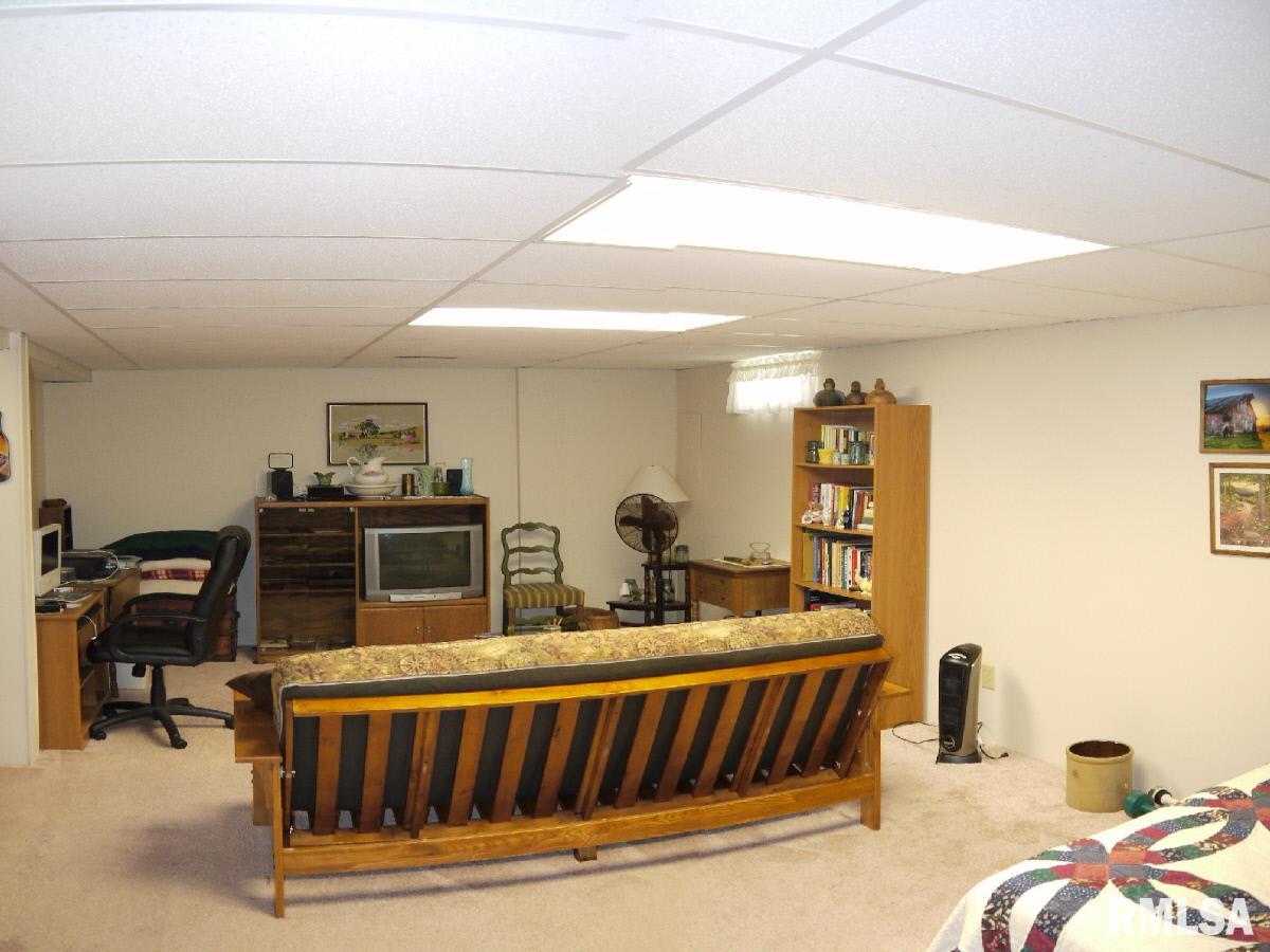 3519 Ridge Court Davenport, IA 52806 - Photo 12 of 23 Gallery Image 12