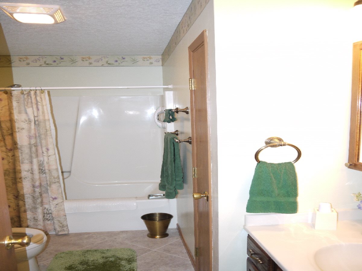 3519 Ridge Court Davenport, IA 52806 - Photo 17 of 23 Gallery Image 17