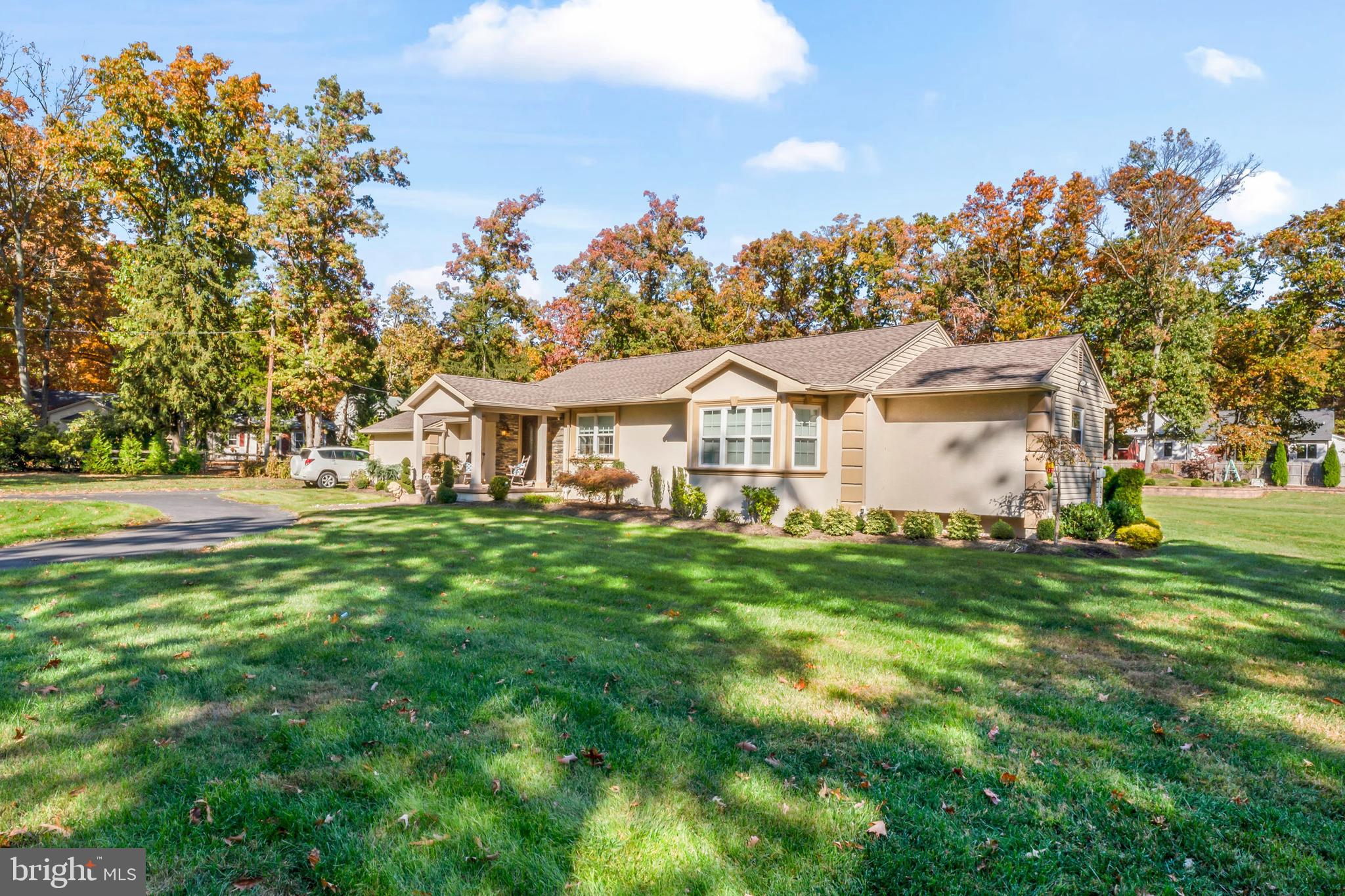367 Hartford Road Mount Laurel, NJ 08054 - Photo 3 of 35 a front view of a house with a garden