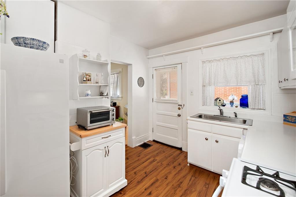 1431 Grove Road Pittsburgh, PA 15236 - Photo 12 of 25 Gallery Image 12
