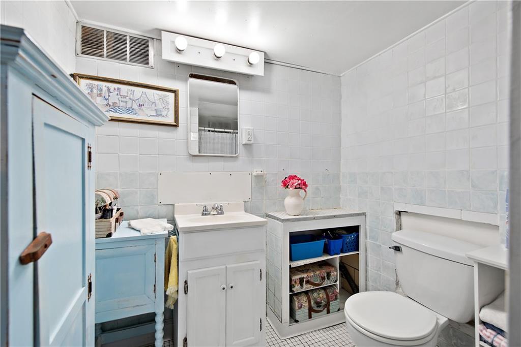1431 Grove Road Pittsburgh, PA 15236 - Photo 21 of 25 Gallery Image 21