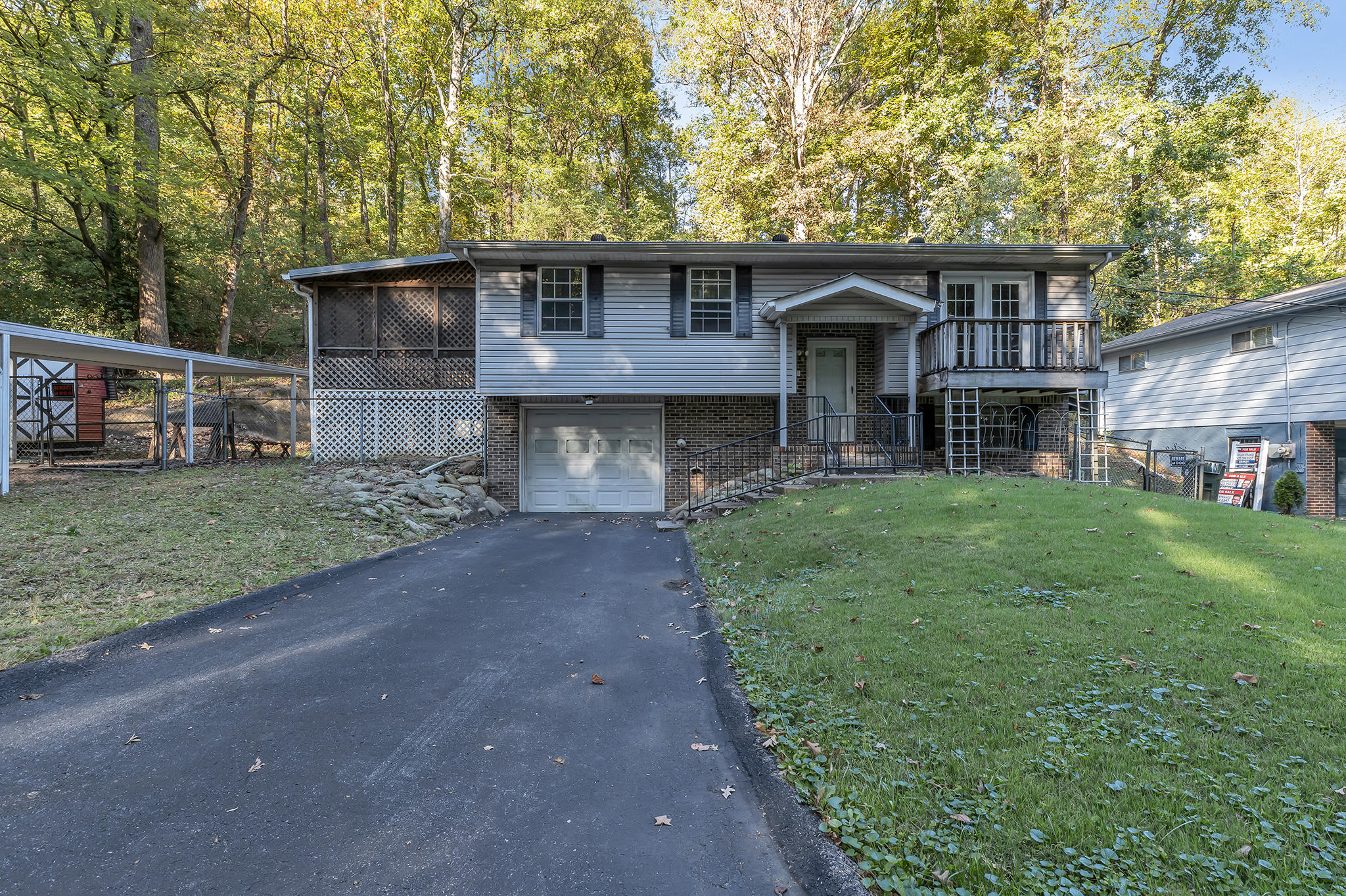 1761 Whiteoak Road Chattanooga, TN 37415 - Photo 1 of 24 4A8A3236