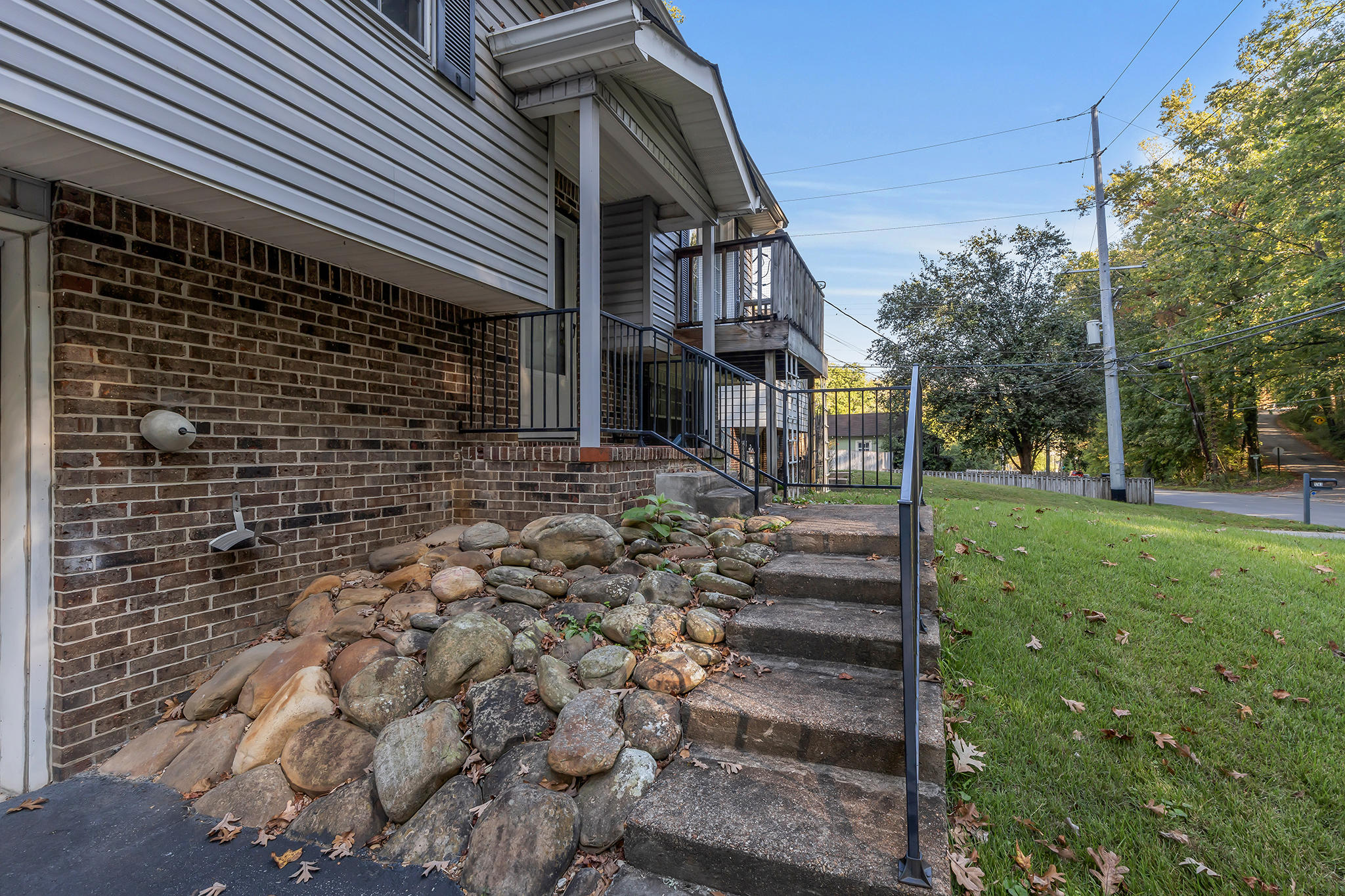 1761 Whiteoak Road Chattanooga, TN 37415 - Photo 2 of 24 4A8A3248